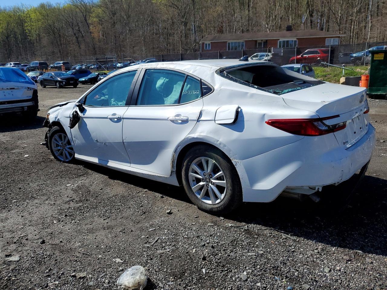 2025 Toyota Camry Le - Фото 2
