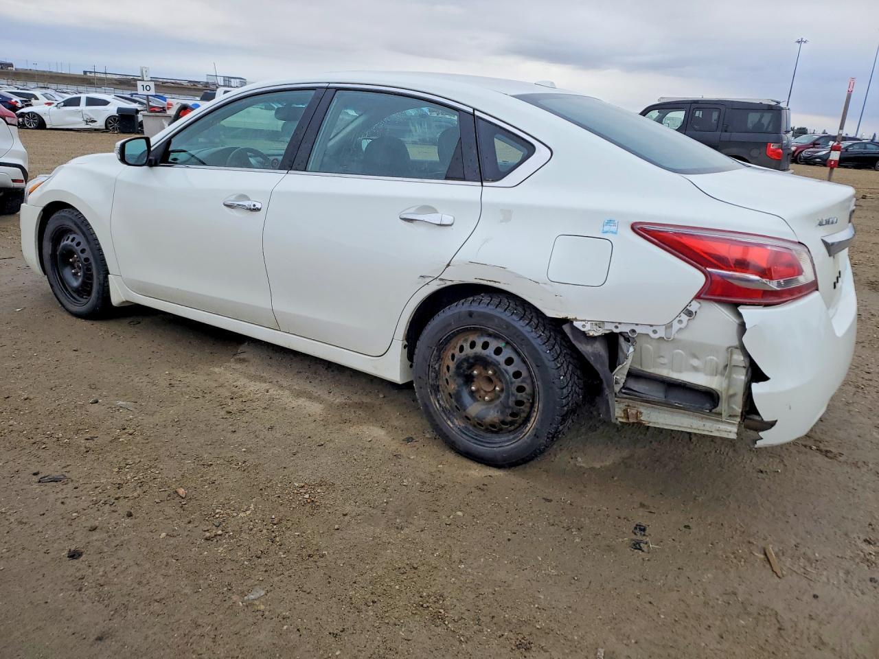 2013 Nissan Altima 2.5 S 4Dr - Image 2