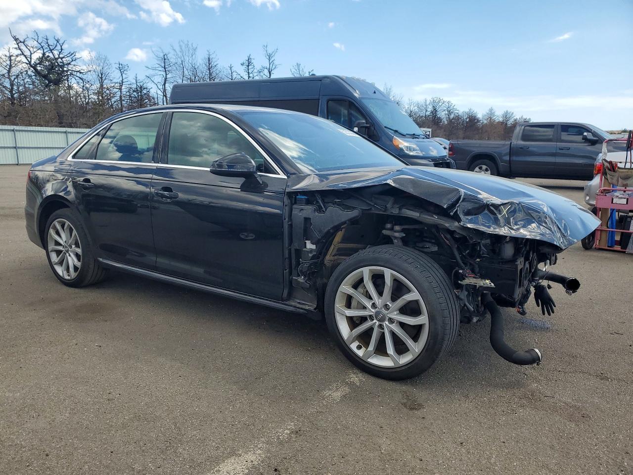 2019 Audi A4 Premium Plus - Фото 4