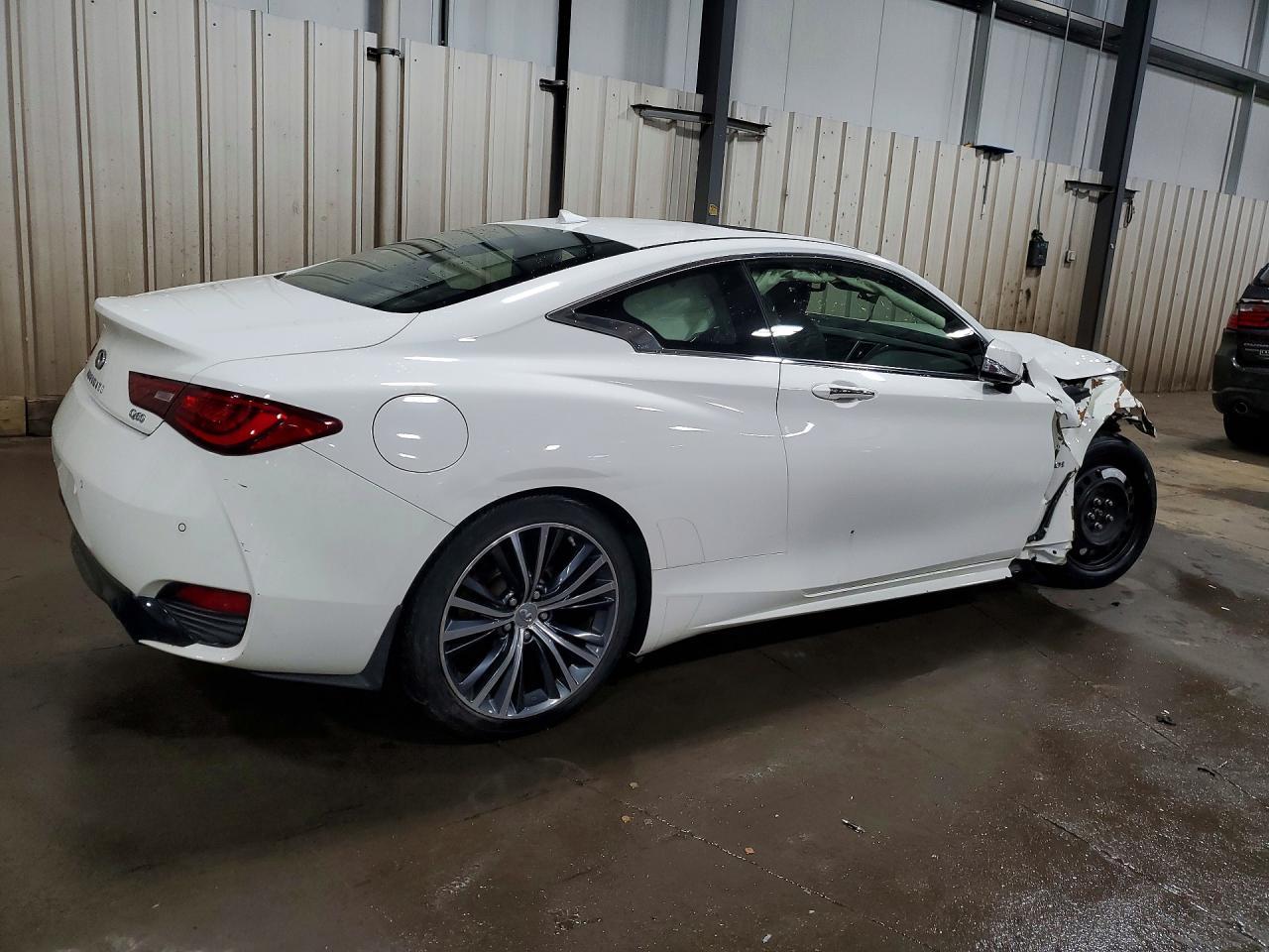 2017 Infiniti Q60 3.0T Premium - Фото 3