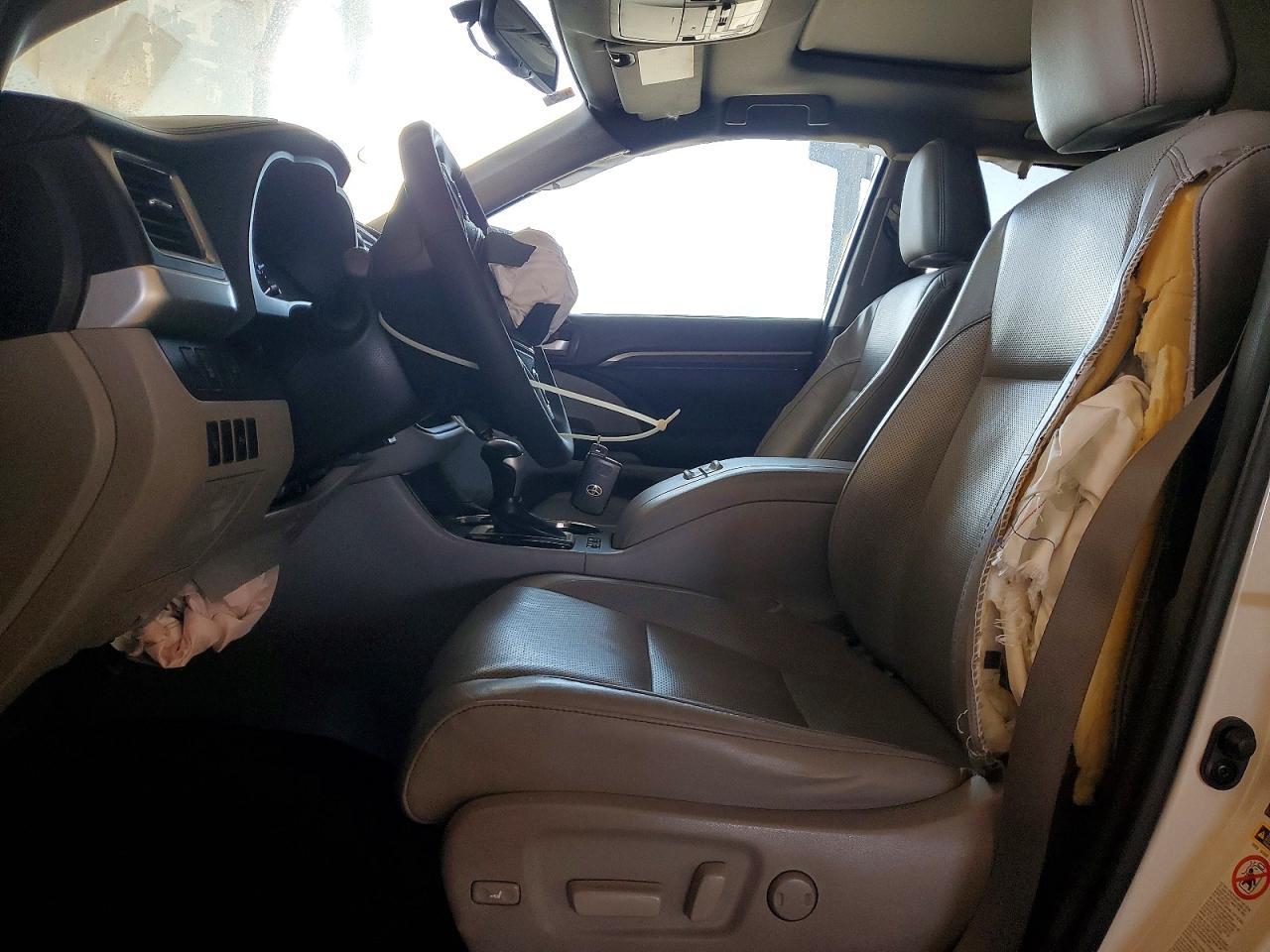 2015 Toyota Highlander Limited - Image 7