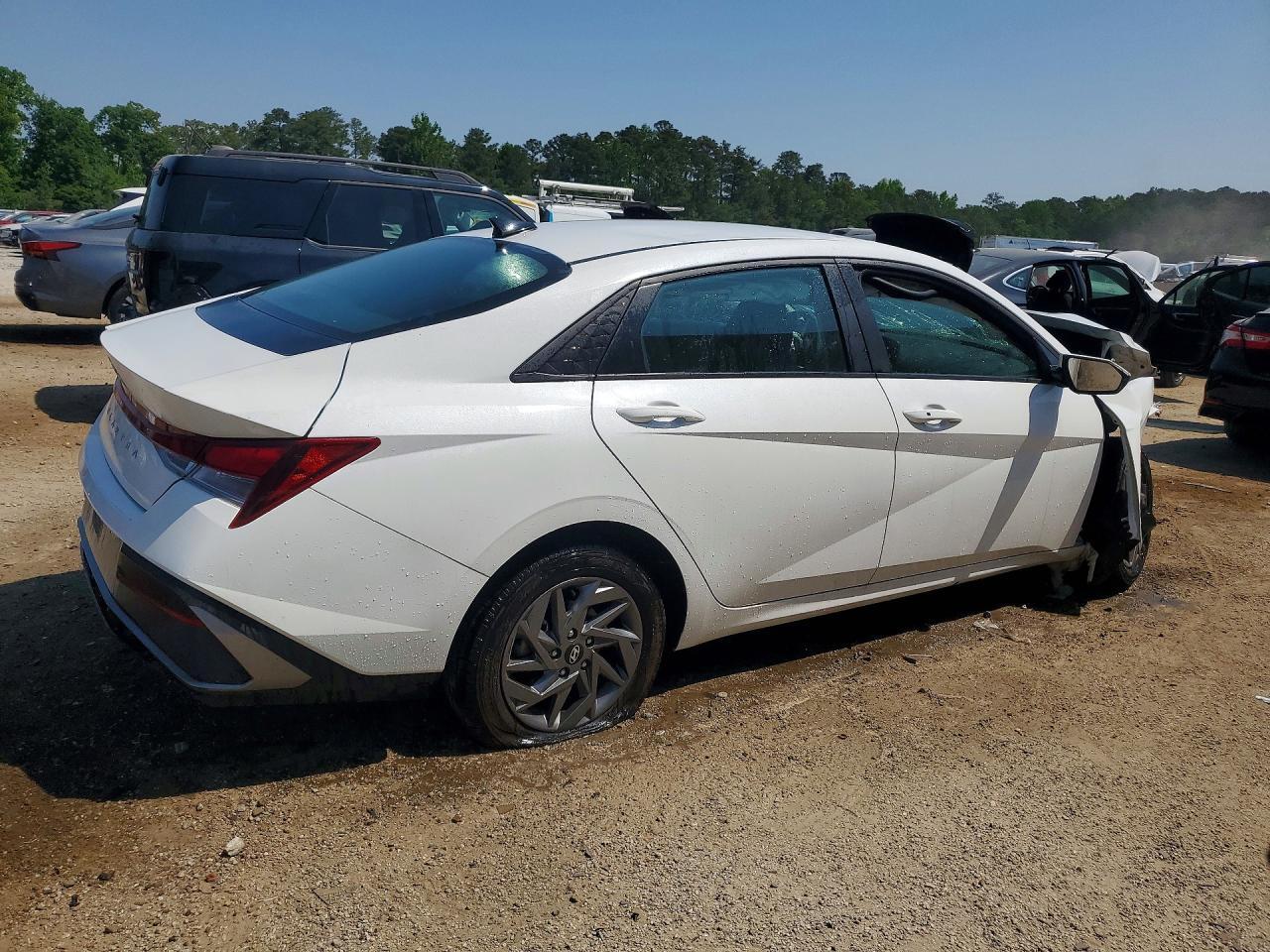 2024 Hyundai Elantra Sel - Фото 3