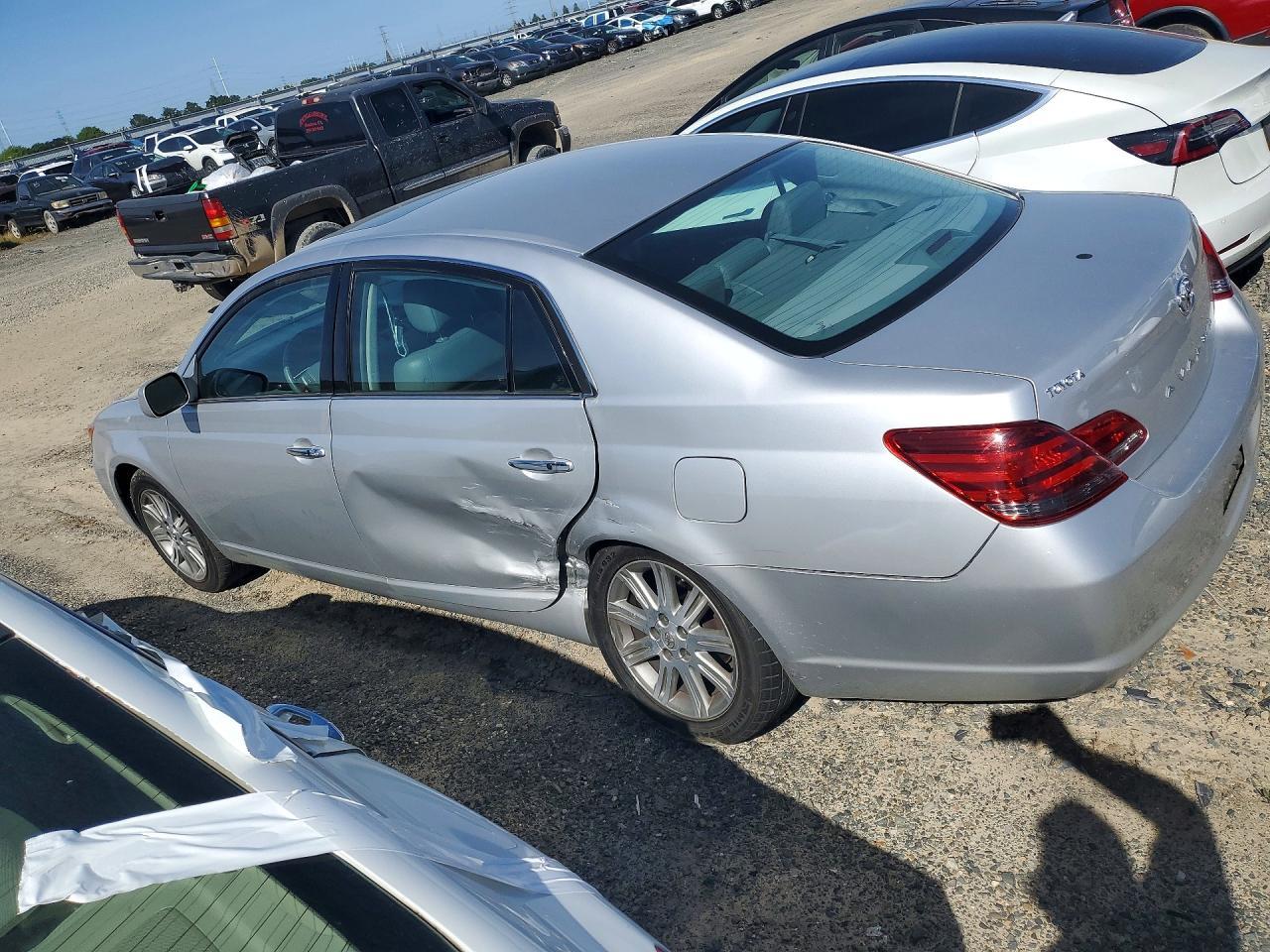 2008 Toyota Avalon Limited - Фото 2