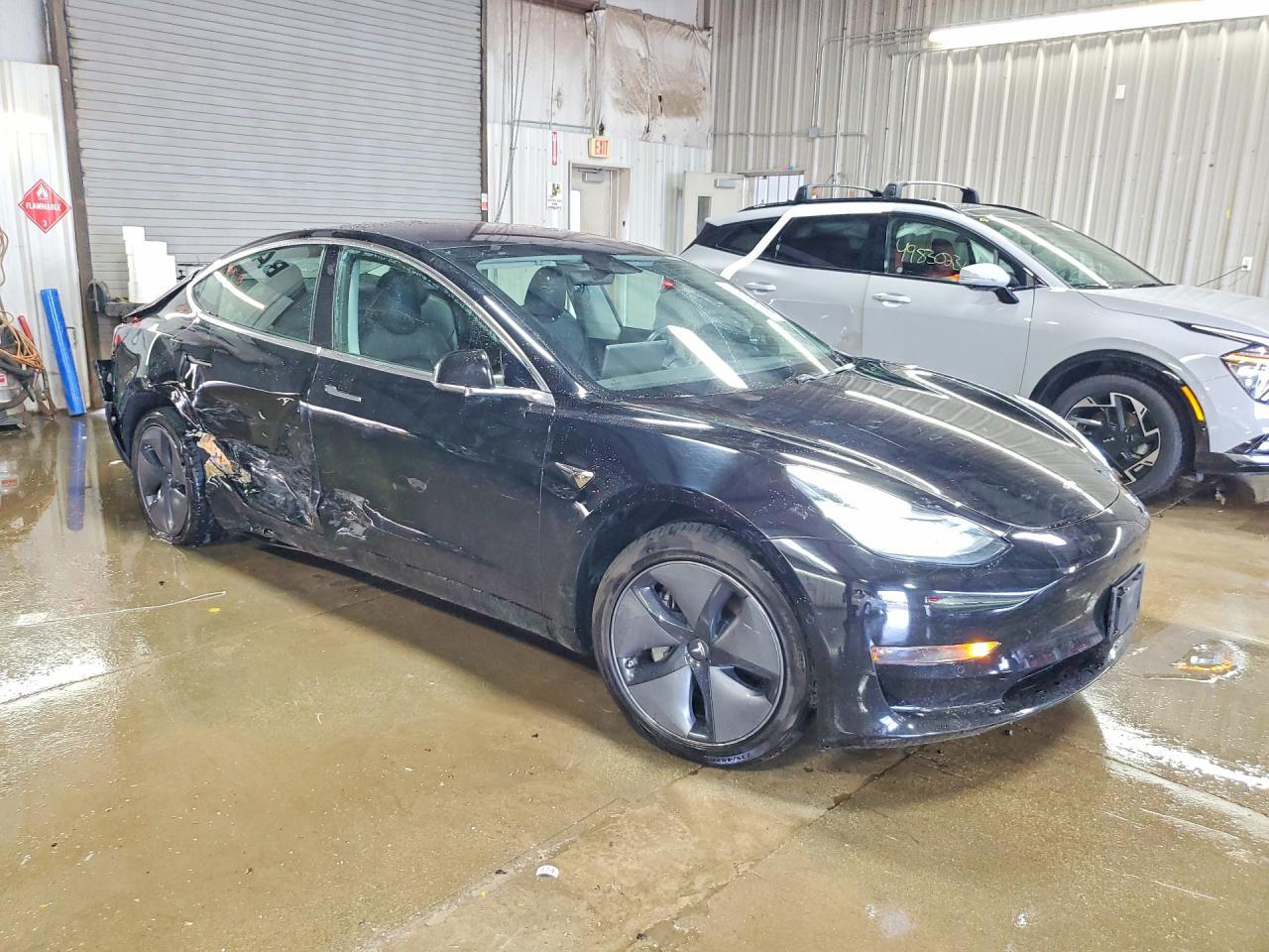 2019 Tesla Model 3 - Фото 4