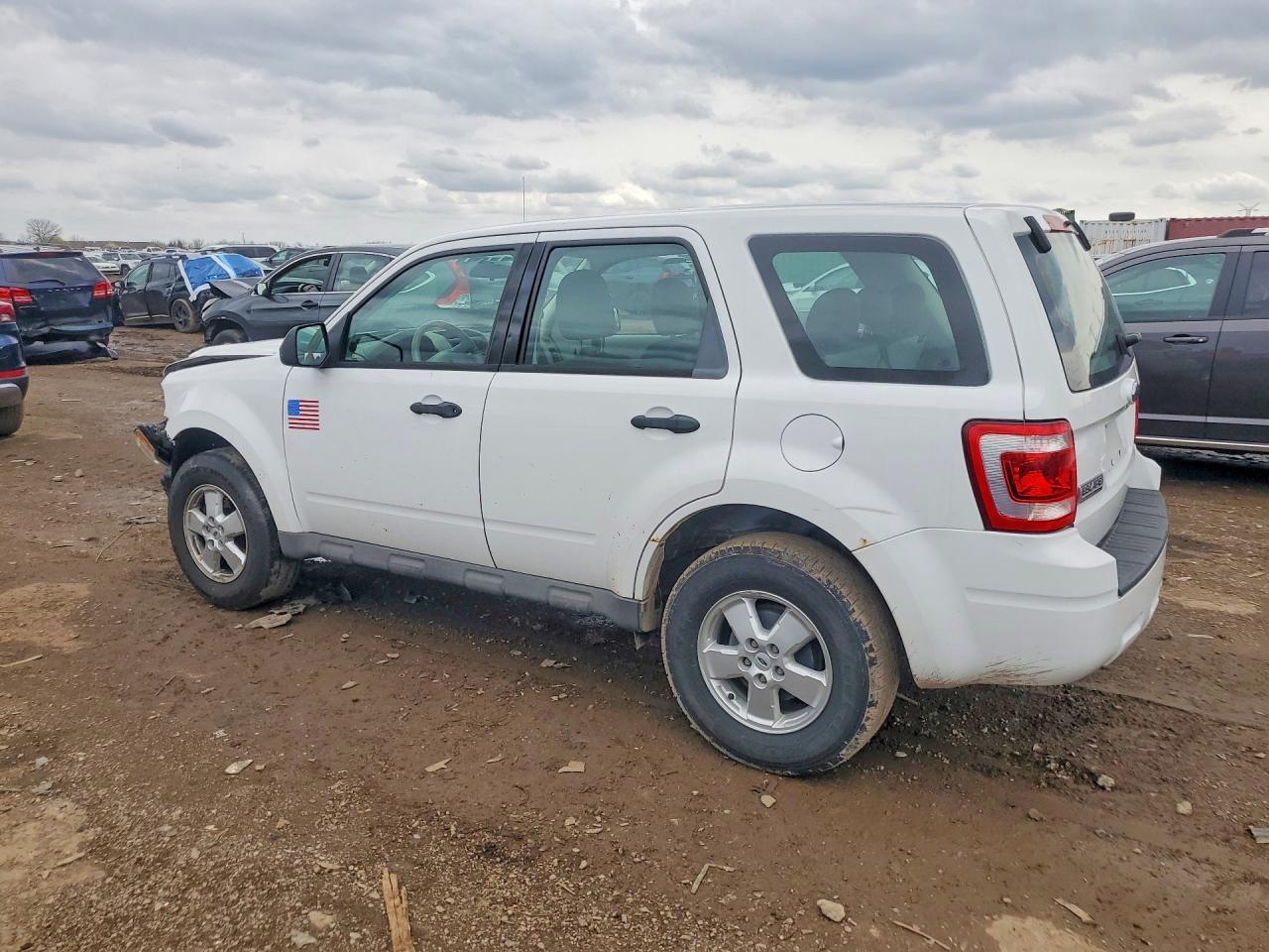 2009 Ford Escape Xls - Image 2