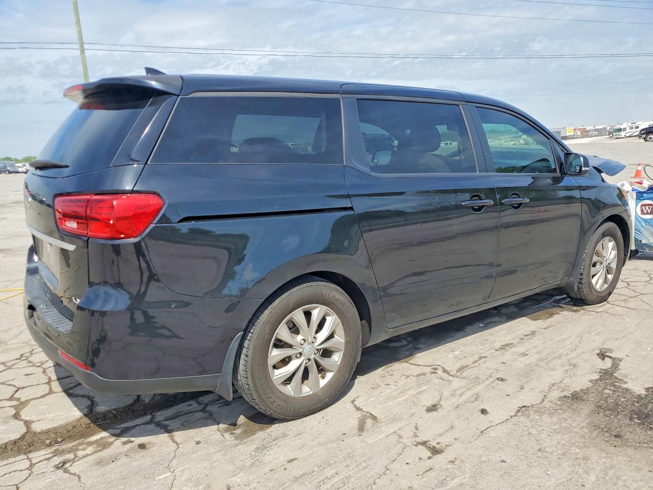 2019 Kia Sedona Lx - Фото 3