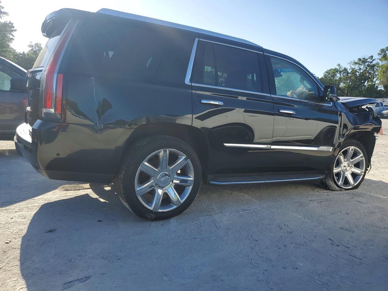 2017 Cadillac Escalade Luxury - Фото 3