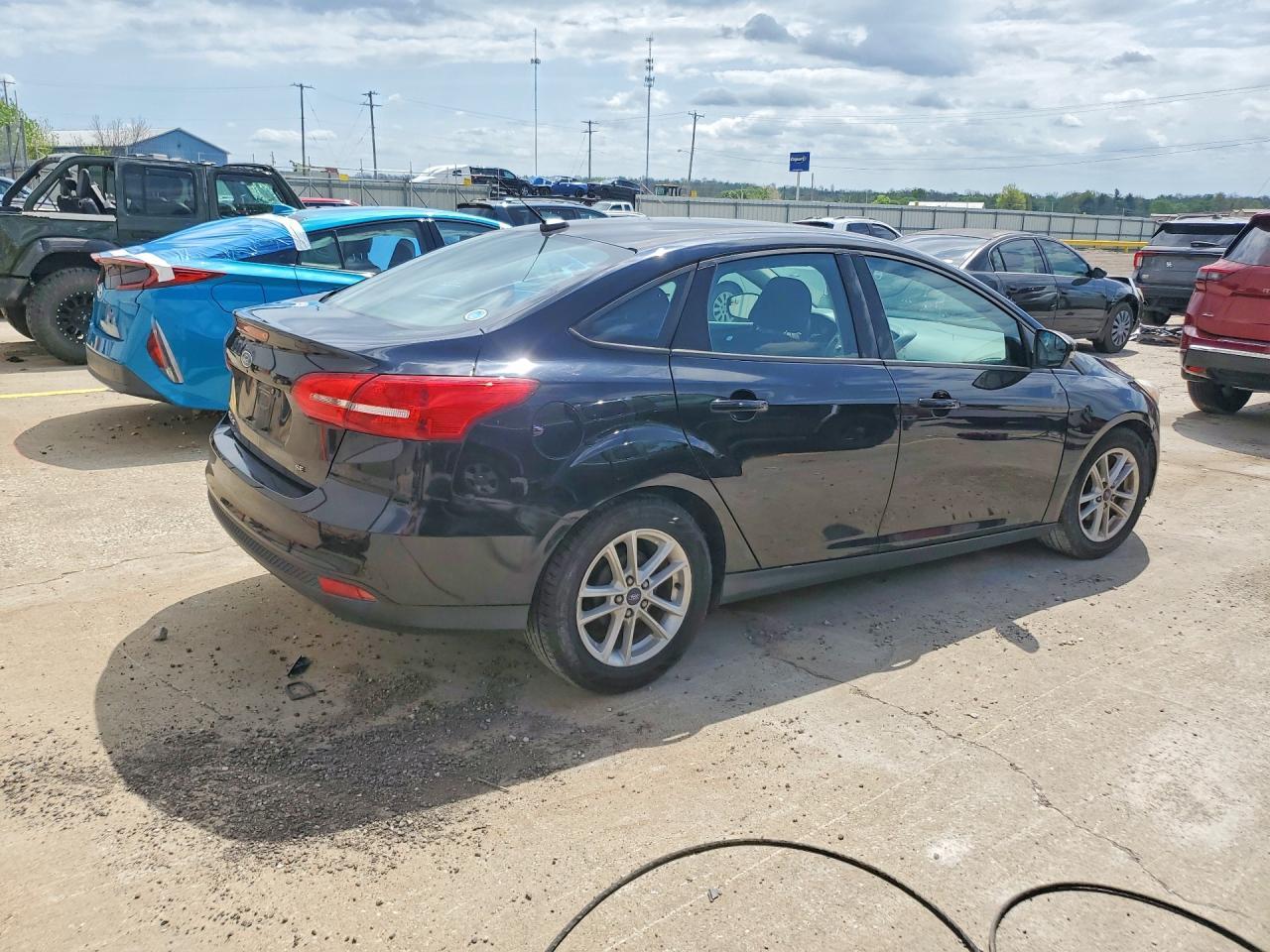 2017 Ford Focus Se - Image 3