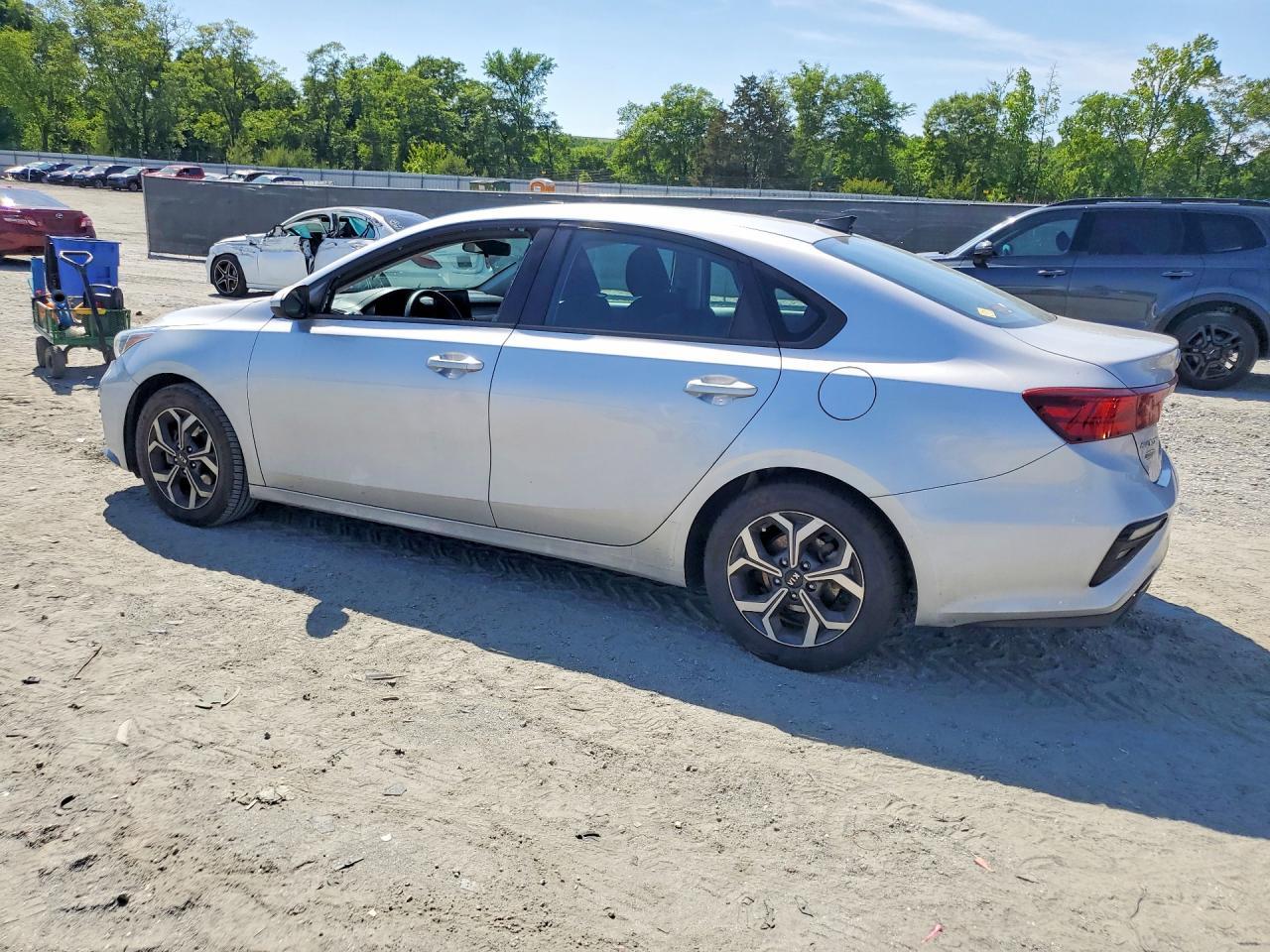 2020 Kia Forte Lxs - Фото 2