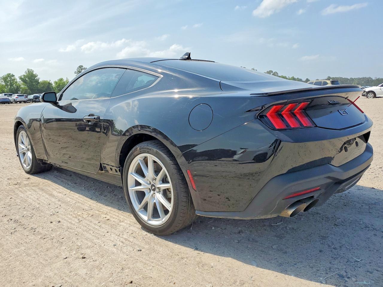 2025 Ford Mustang Gt - Фото 2
