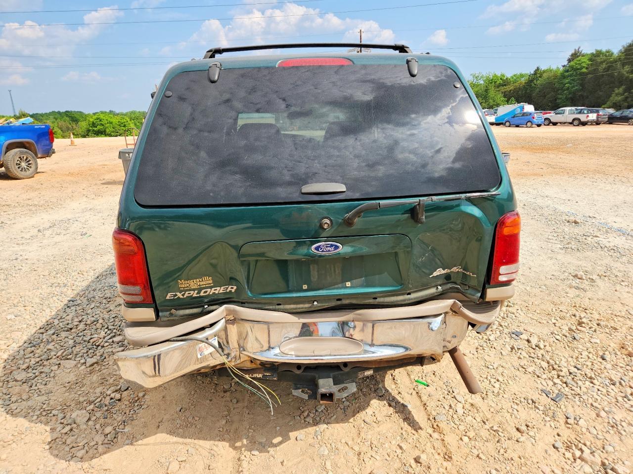 2001 Ford Explorer Eddie Bauer - Image 6