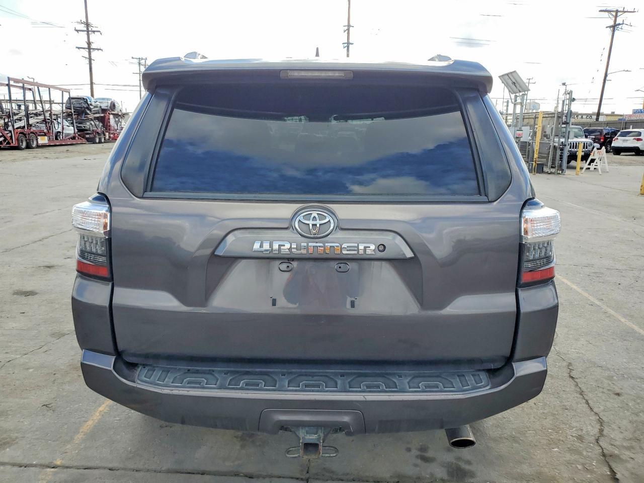 2016 Toyota 4Runner Sr5 Premium - Image 6