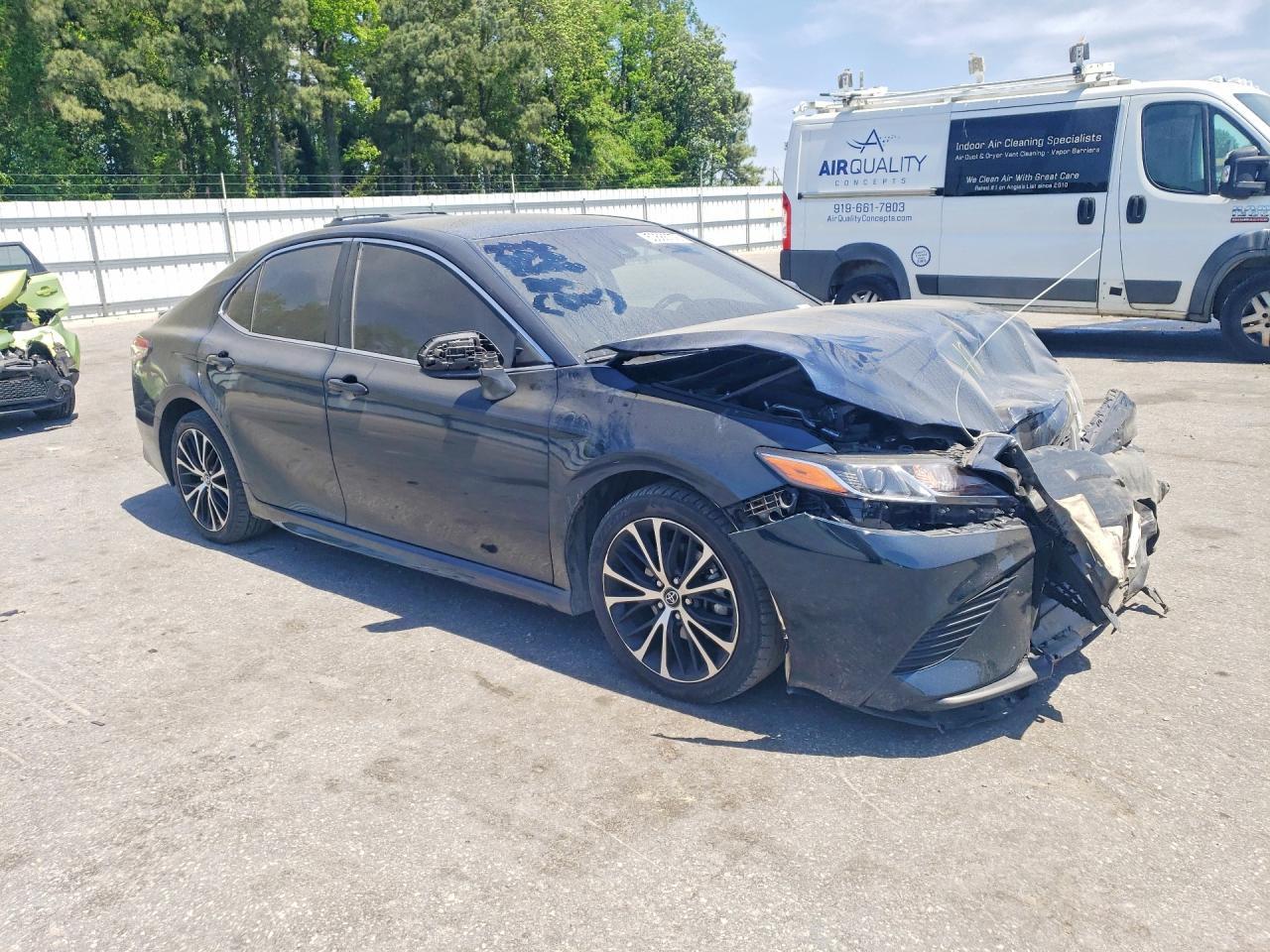 2020 Toyota Camry Se - Фото 4