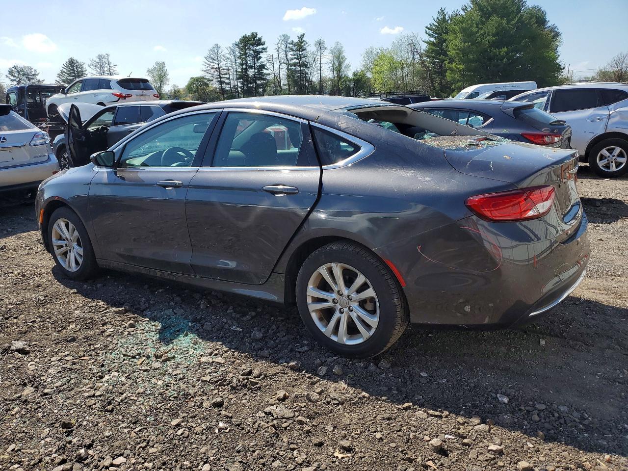 2015 Chrysler 200 Limited - Фото 2