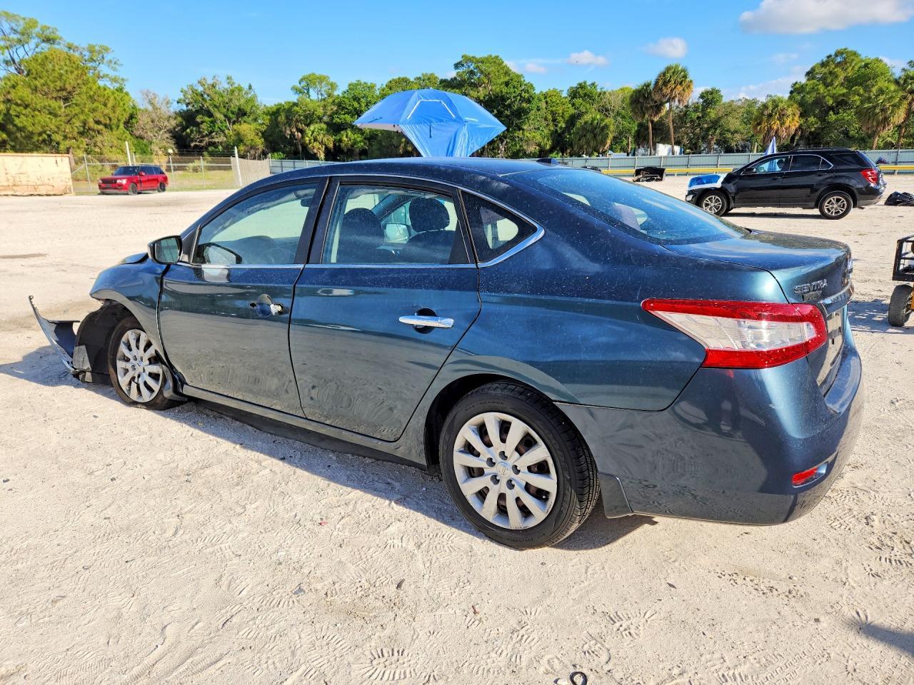 2015 Nissan Sentra S - Фото 2