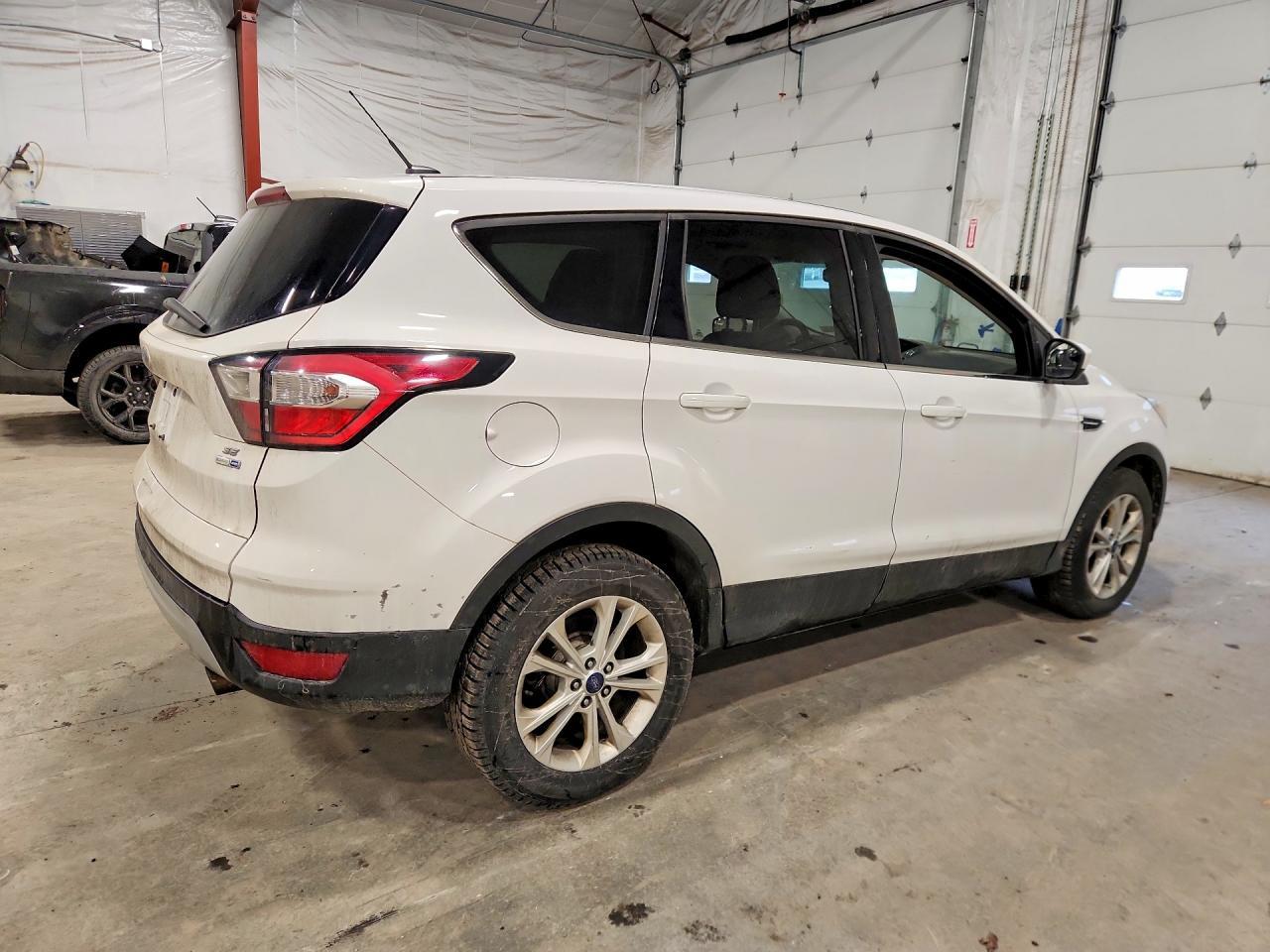 2017 Ford Escape Se - Фото 3