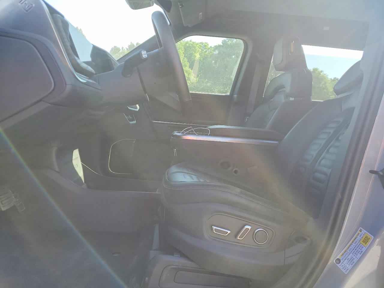 2025 Rivian R1S Adventure - Image 7