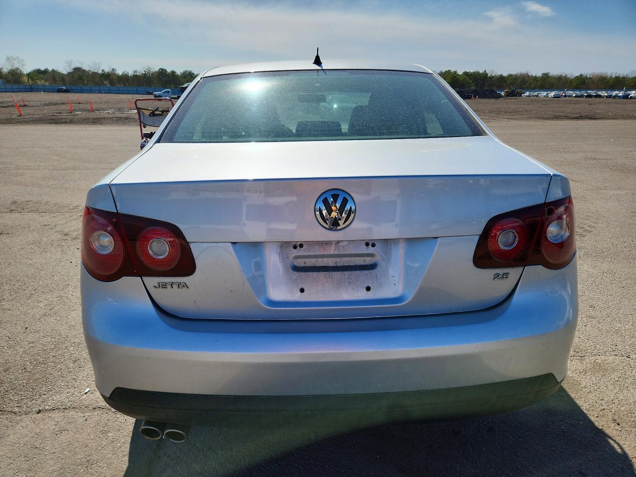 2010 Volkswagen Jetta Limited - Image 6