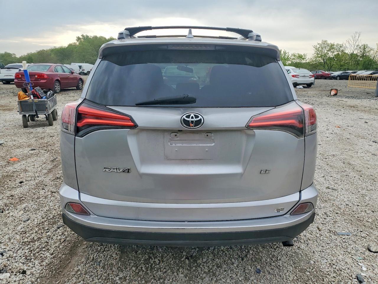 2016 Toyota Rav4 Le - Image 6