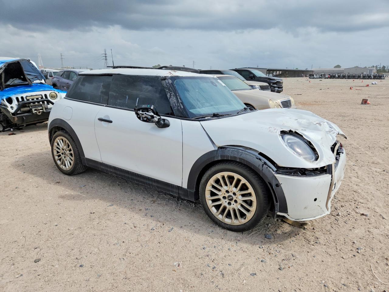 2025 Mini Cooper S - Фото 4