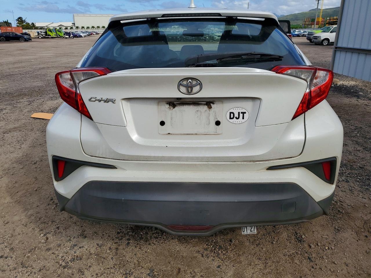2018 Toyota C-Hr Xle - Image 6