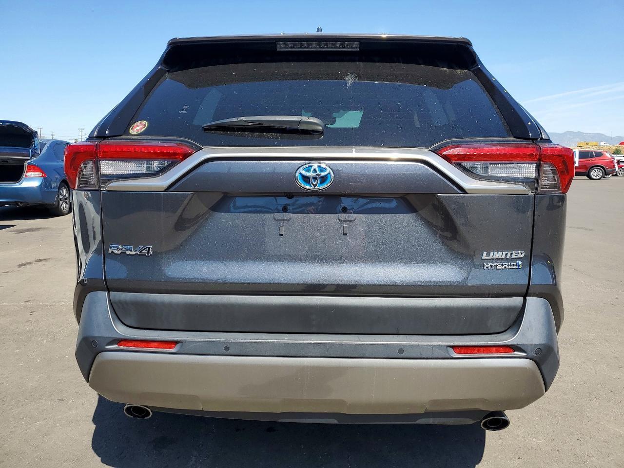 2022 Toyota Rav4 Hybrid Limited - Image 6