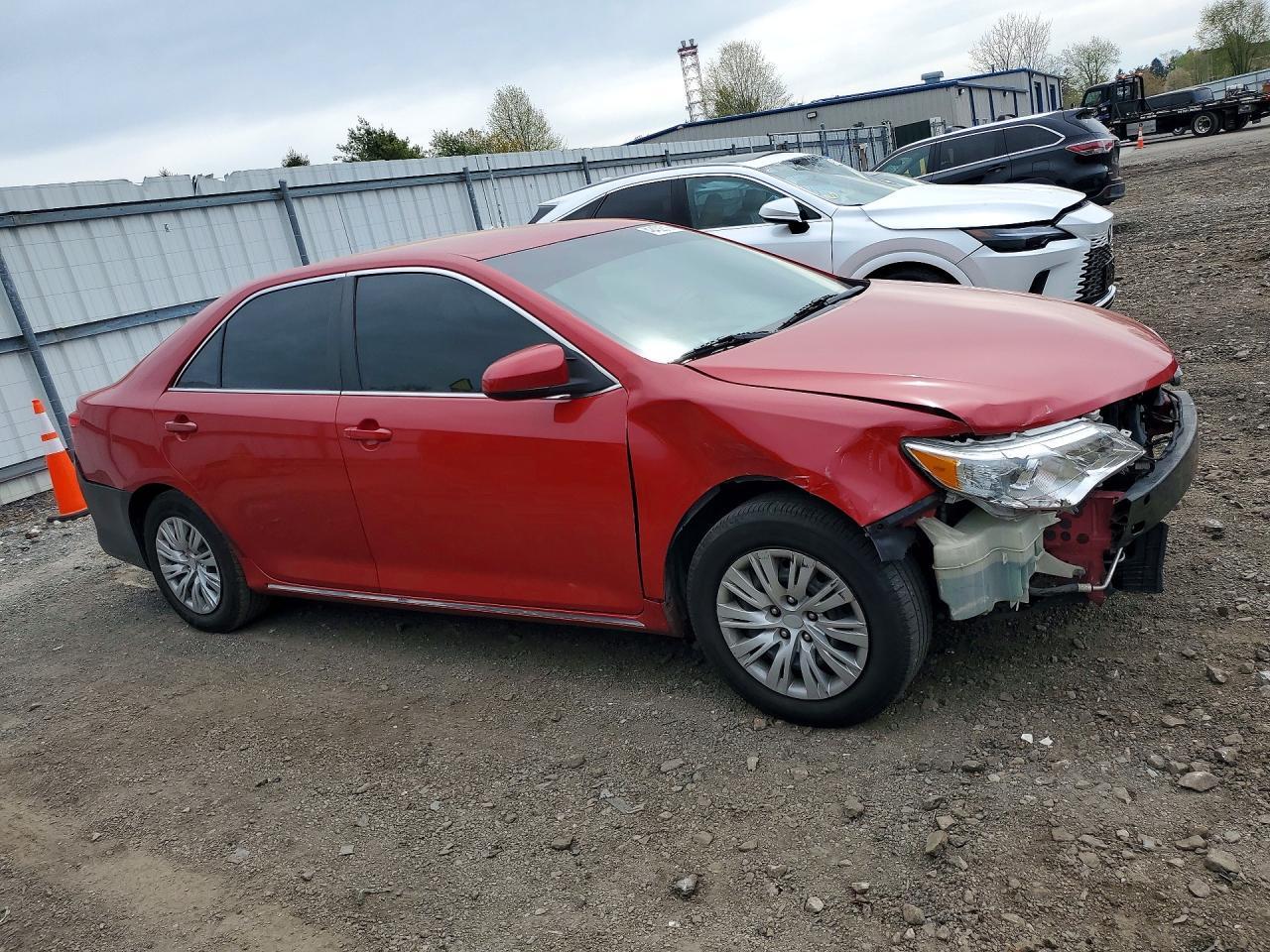2014 Toyota Camry Le - Фото 4