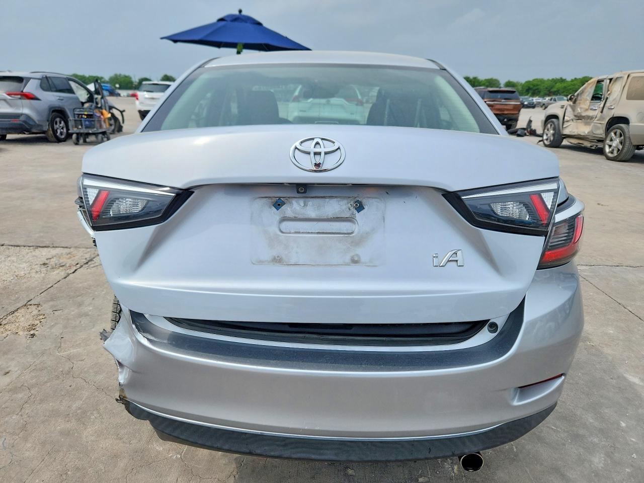 2018 Toyota Yaris Ia Base - Фото 6