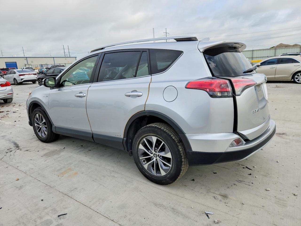 2016 Toyota Rav4 Hv Xle - Фото 2