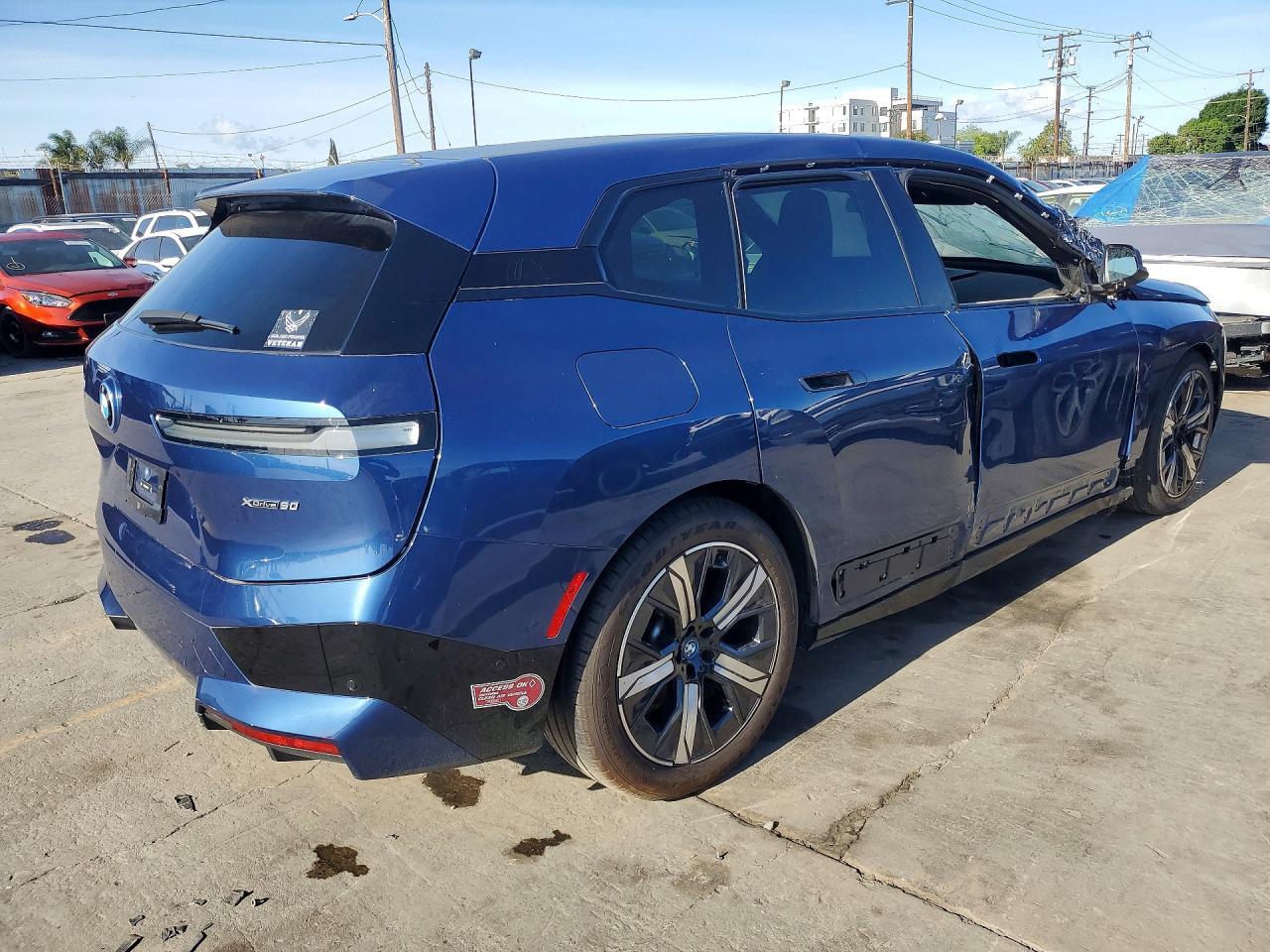 2024 BMW Ix xDrive50 - Image 3