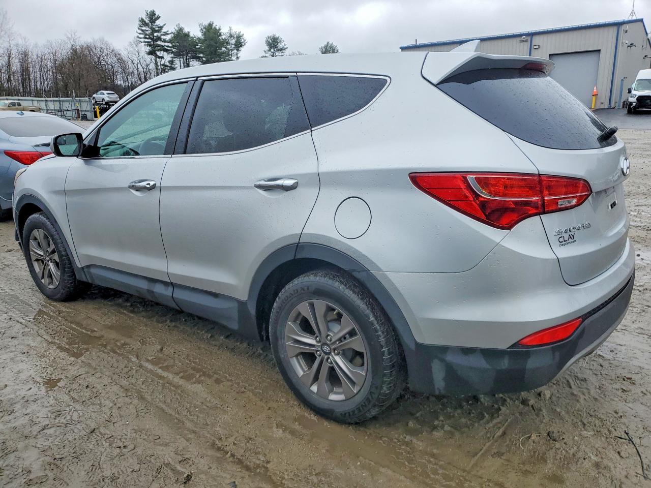 2015 Hyundai Santa Fe Sport 2.4L - Image 2