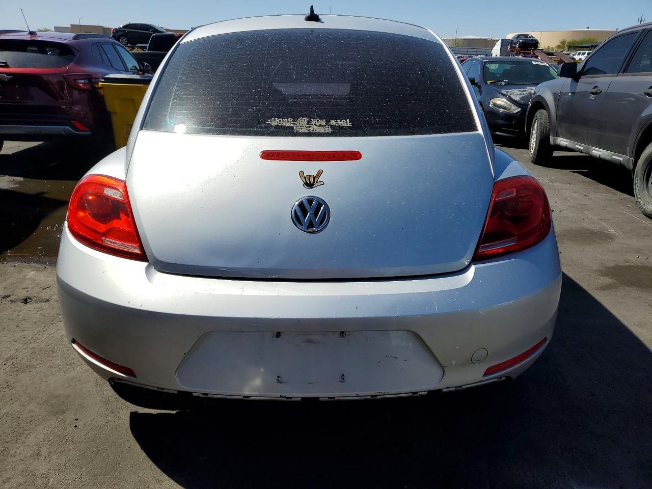 2013 Volkswagen Beetle - Фото 6