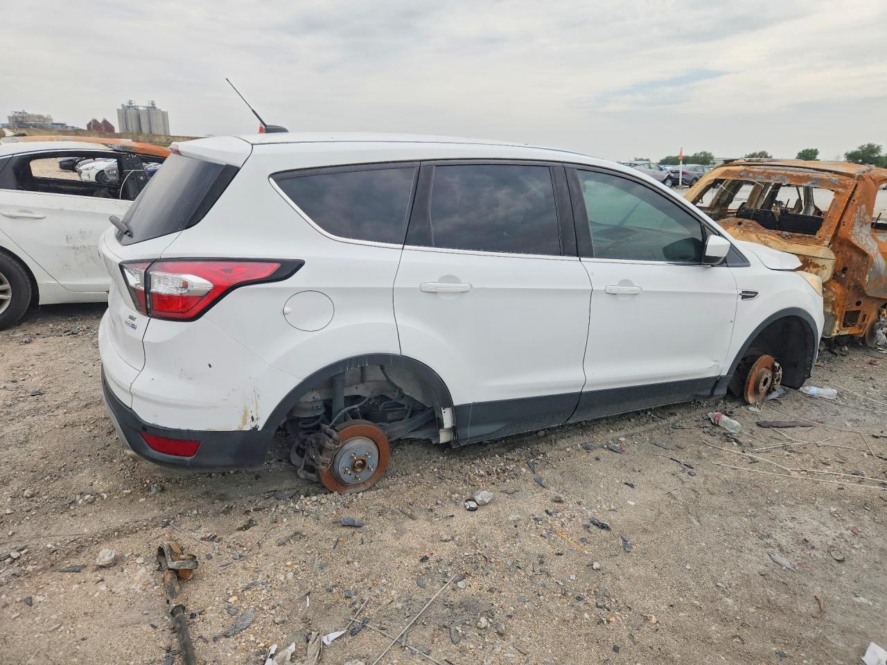 2017 Ford Escape Se - Фото 3