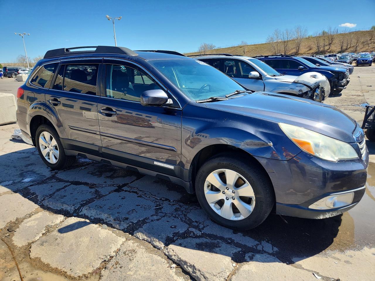 2011 Subaru Outback 3.6R Limited - Image 4