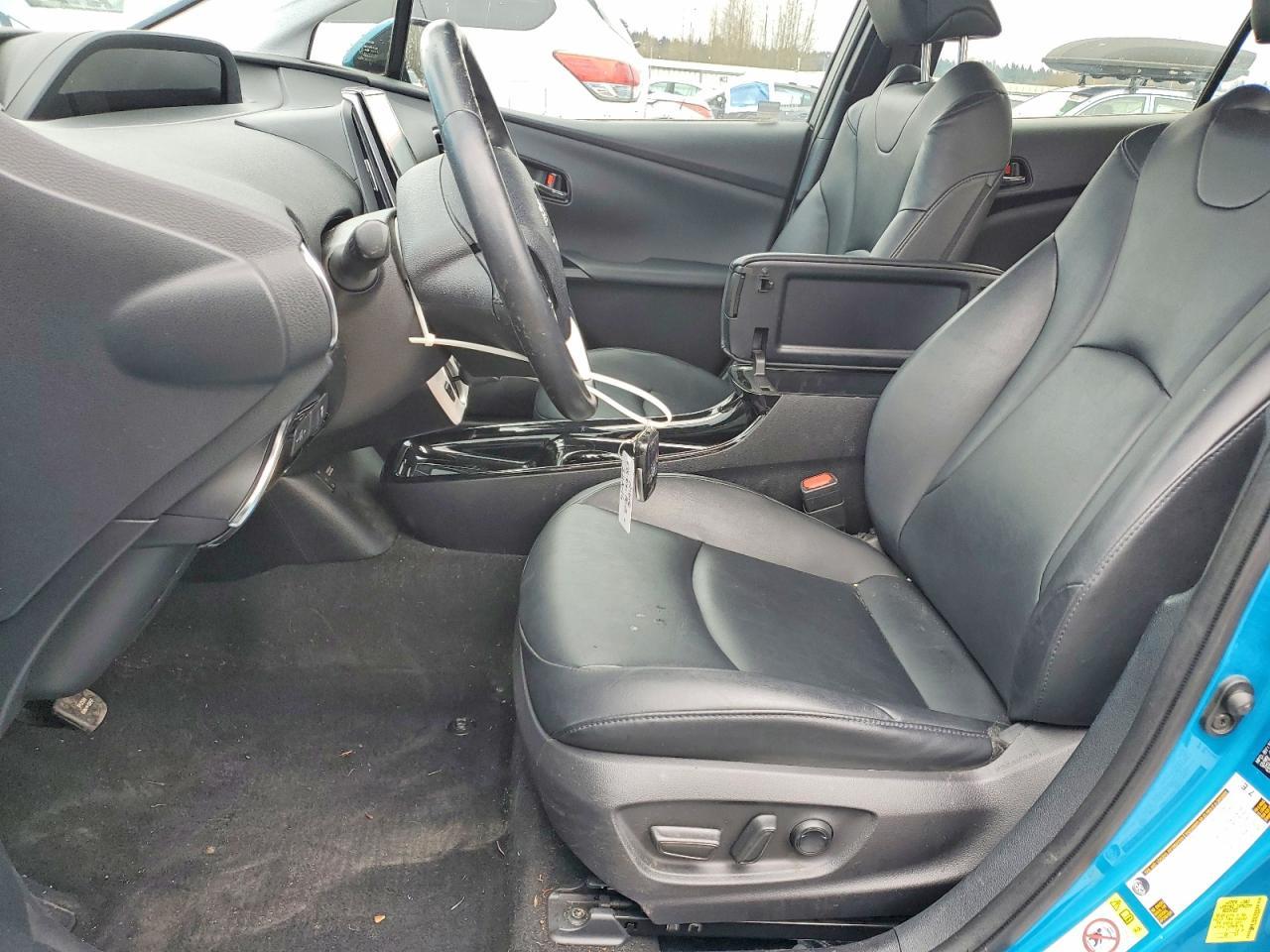 2018 Toyota Prius Prime Premium - Image 7