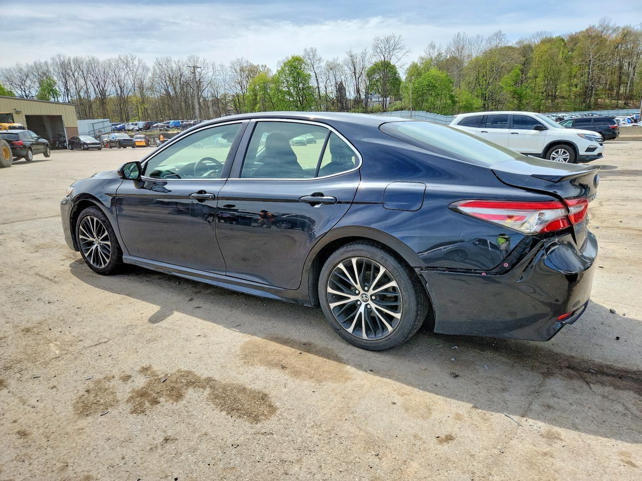 2018 Toyota Camry Se - Image 2