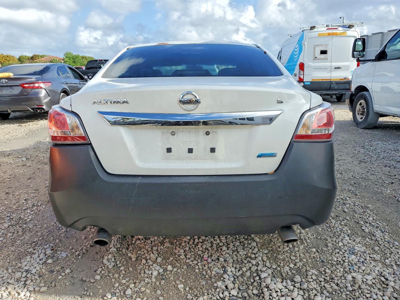 2014 Nissan Altima 2.5 S - Фото 6