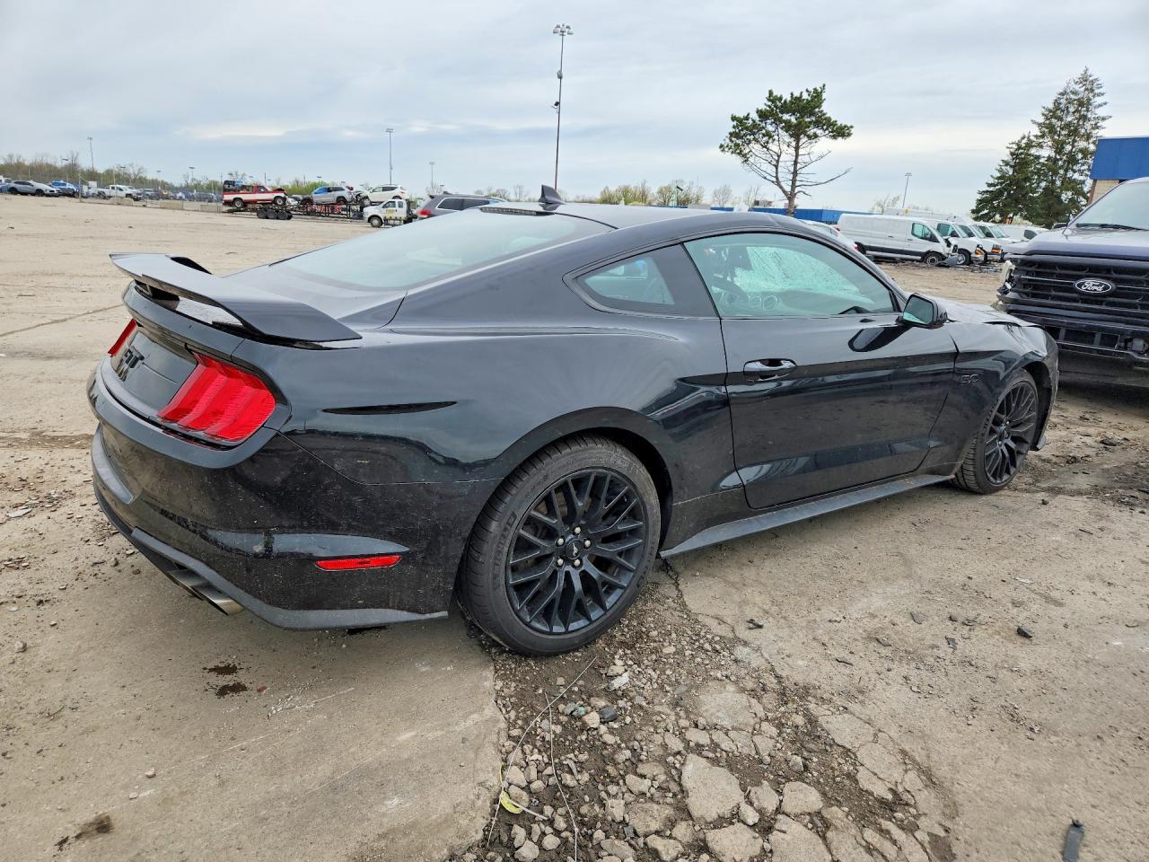 2022 Ford Mustang Gt - Фото 3