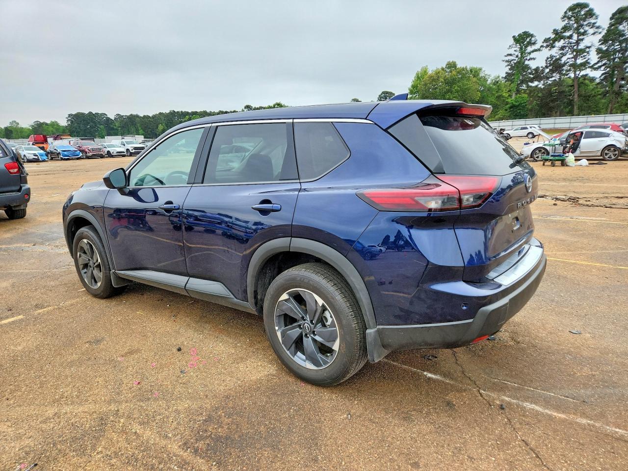 2026 Nissan Rogue Sv - Фото 2