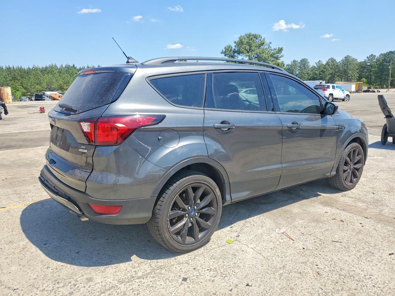 2019 Ford Escape Se - Фото 3