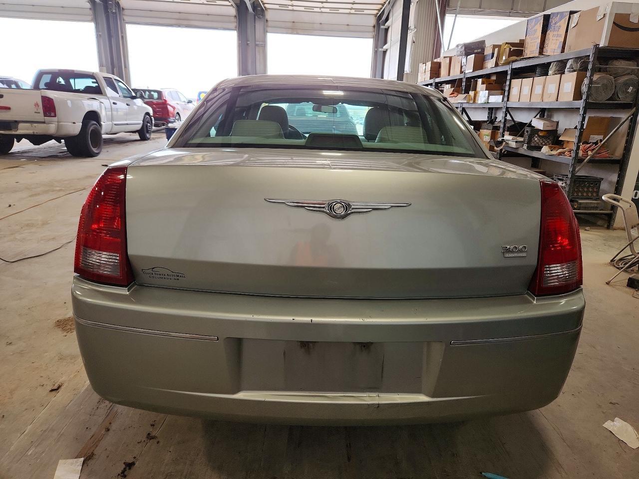 2005 Chrysler 300 Touring - Фото 6