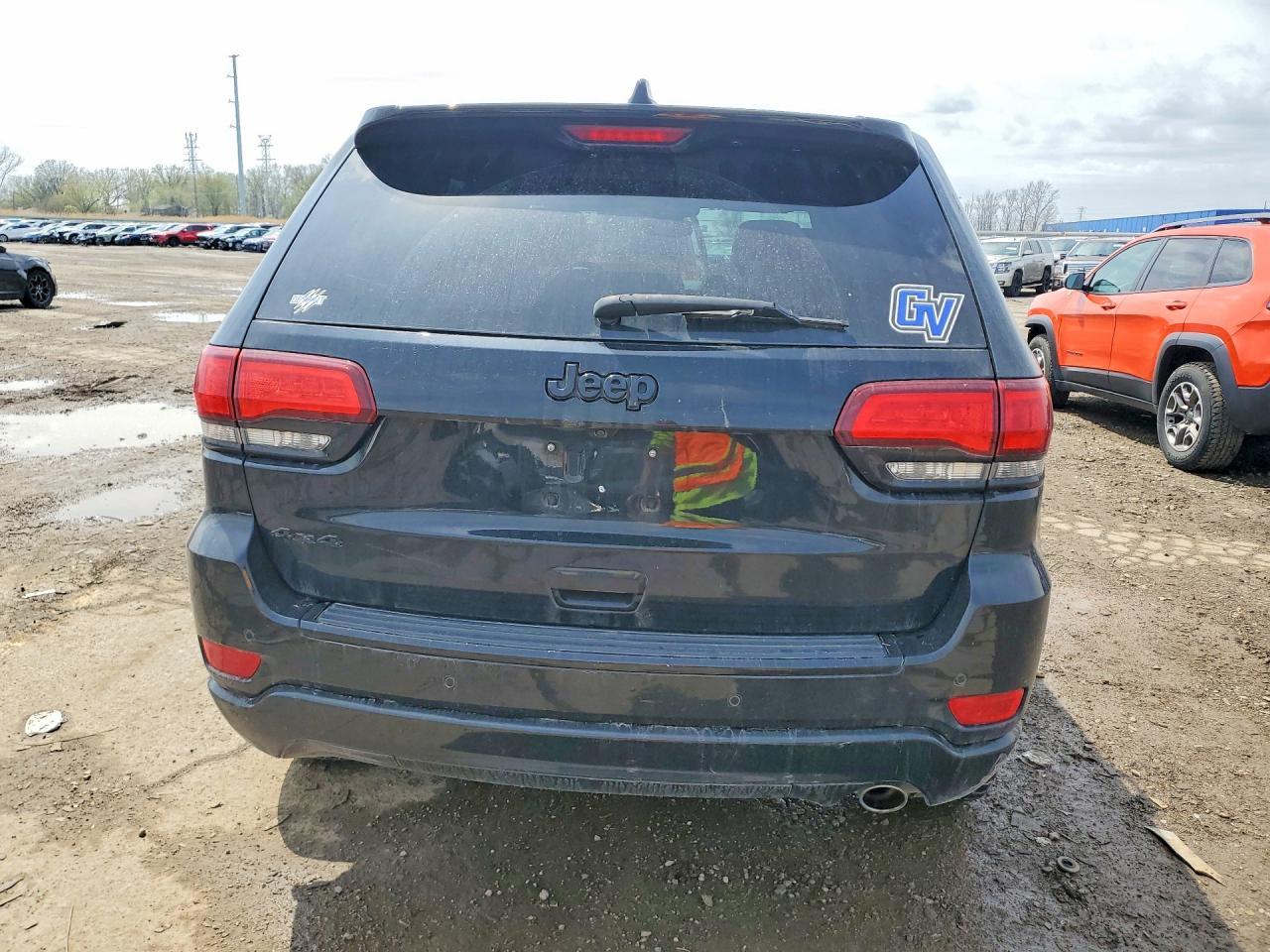 2018 Jeep Grand Cherokee Laredo - Image 6