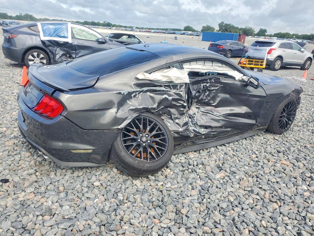 2019 Ford Mustang Gt - Фото 3