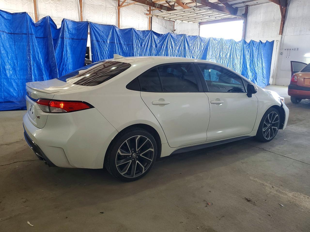 2020 Toyota Corolla Se - Image 3