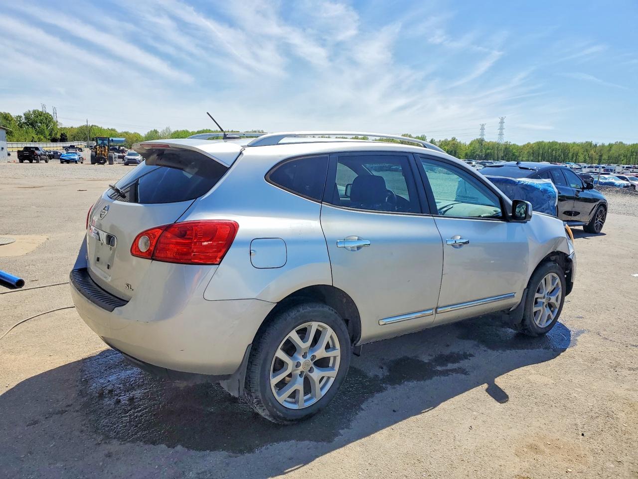 2013 Nissan Rogue S - Фото 3