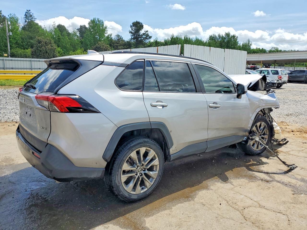 2020 Toyota Rav4 Xle Premium - Фото 3