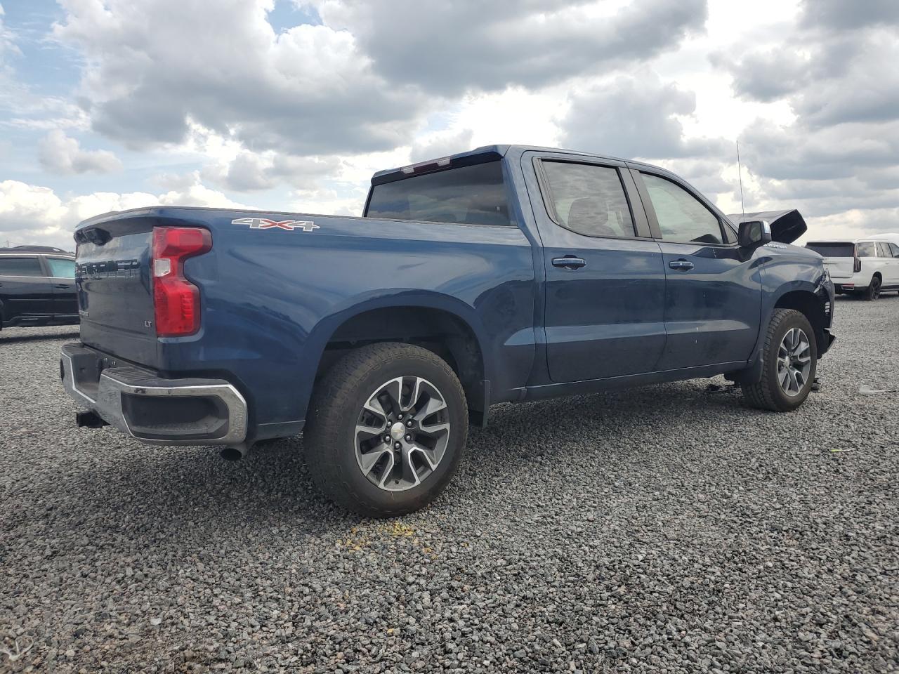 2022 Chevrolet Silverado K1500 Lt - Image 3