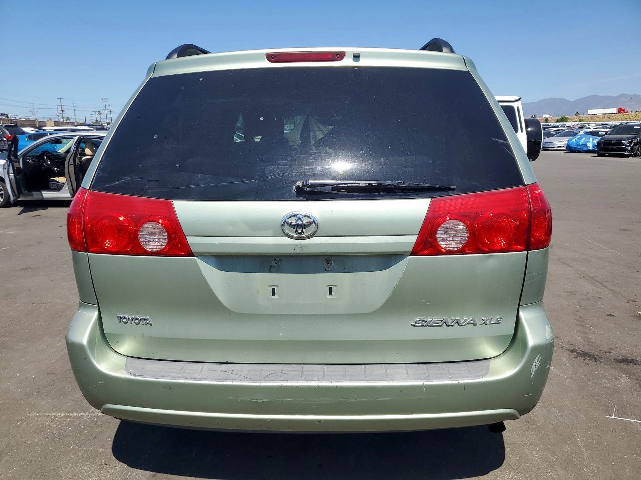 2008 Toyota Sienna Xle - Фото 6