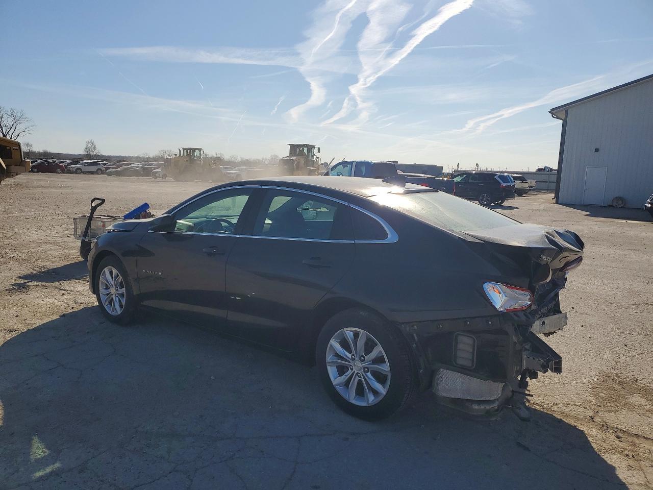 2021 Chevrolet Malibu - Фото 2