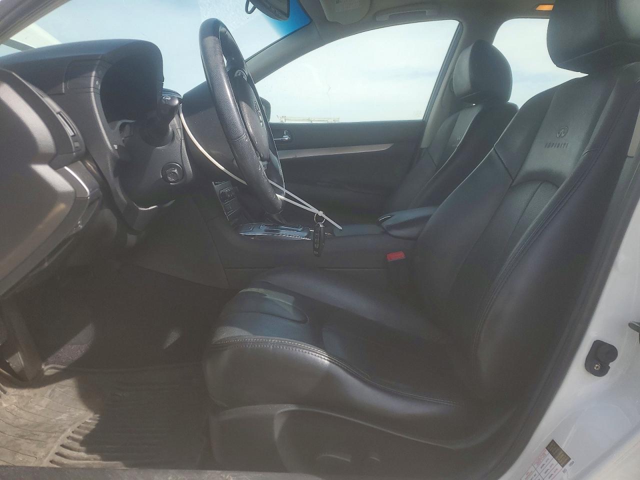 2013 Infiniti G37 - Image 7